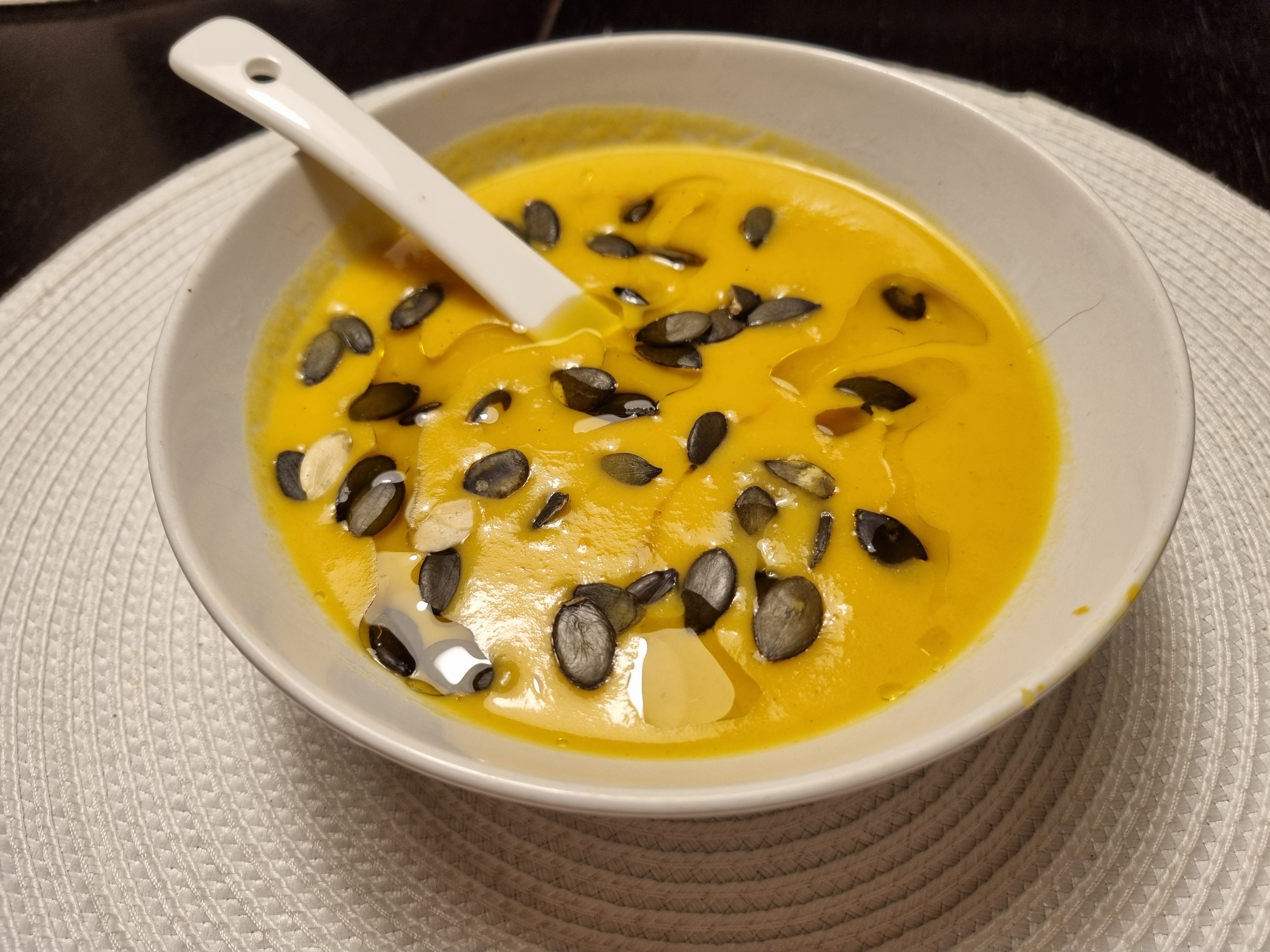 Orientalna zupa dyniowa