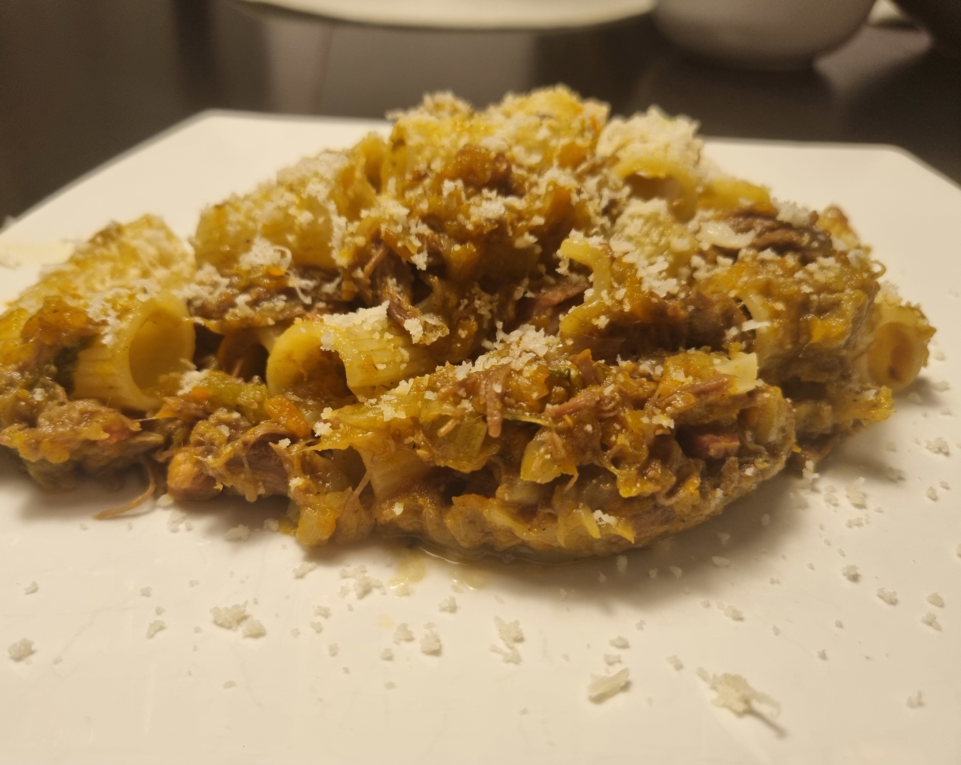 Rigatoni con Ragù alla Genovese